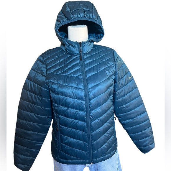 boulder gear Other - Boulder Gear women’s or boys X large. Excellent new condition longer torso down